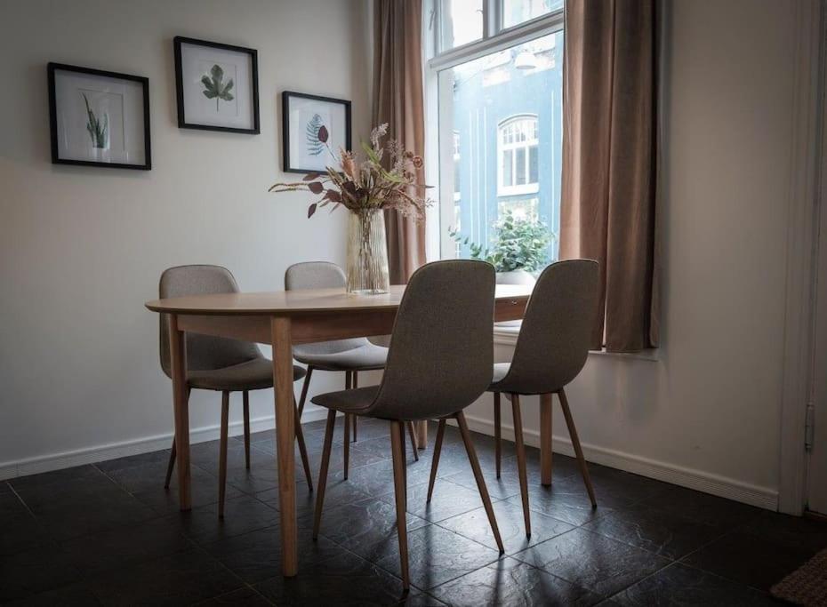 In The Heart Of Brosundet! Fully Equipped 3 Bed Room Ap 올레순 외부 사진